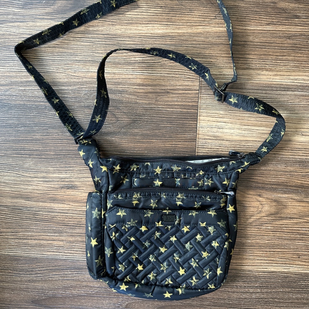 Lug Cross body Bag- distressed star pattern ⭐️